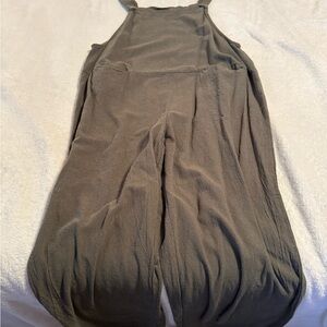 Green Jumpsuits with Relaxed Silhouette and Versatile Design